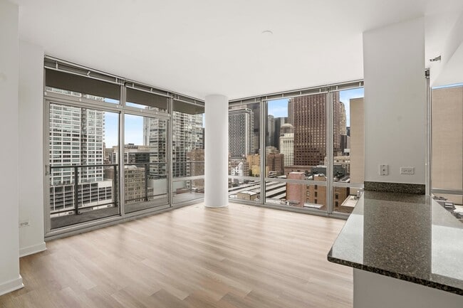 Photo - 757 S Clark St Apartment