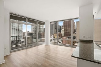 Building Photo - 761 S Clark St