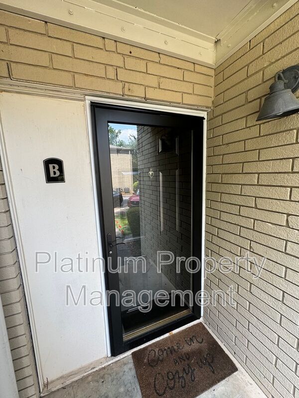 Building Photo - 311 Peachtree Hills Ave NE