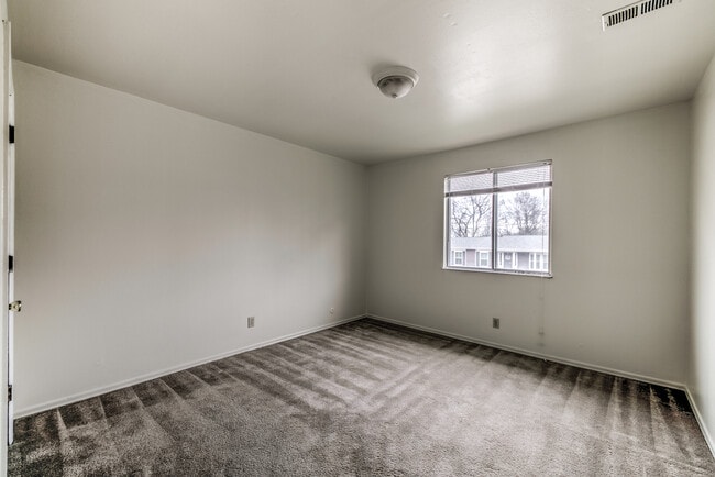 Bedroom 1 - 1 E Rock Creek Mnr
