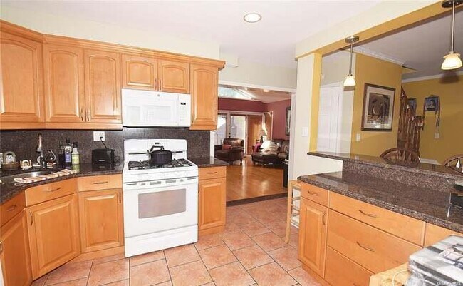 Foto del edificio - 47-40 Glenwood St