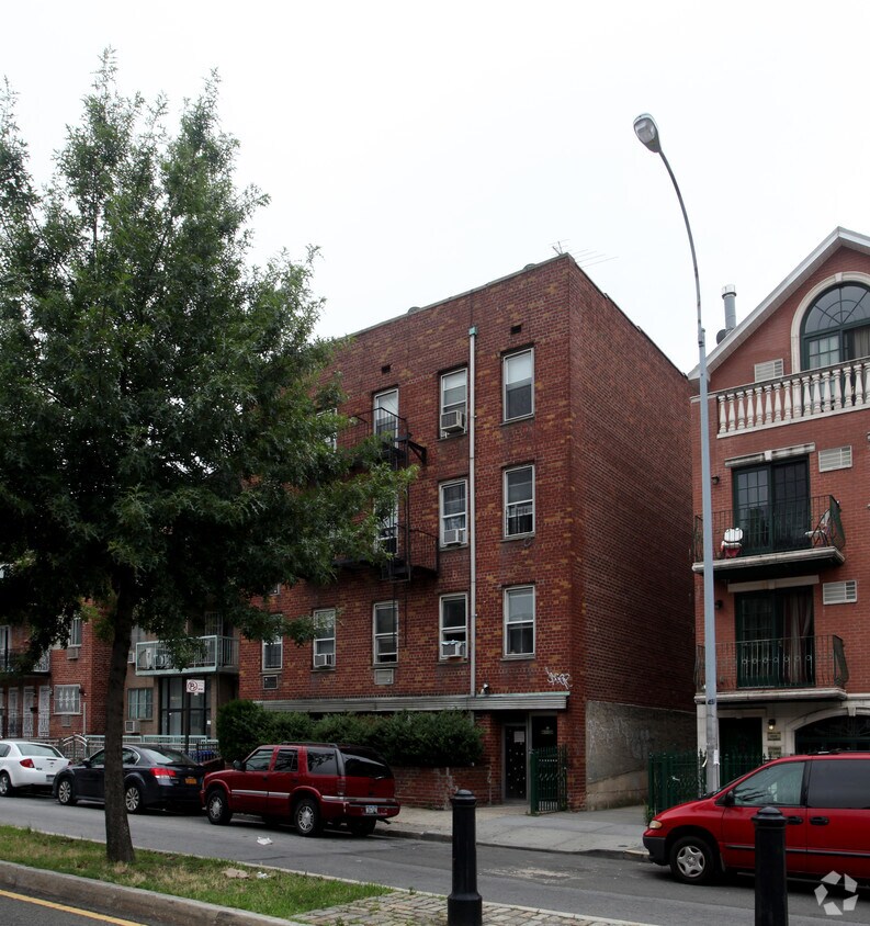 Building Photo - 41-38 75th St