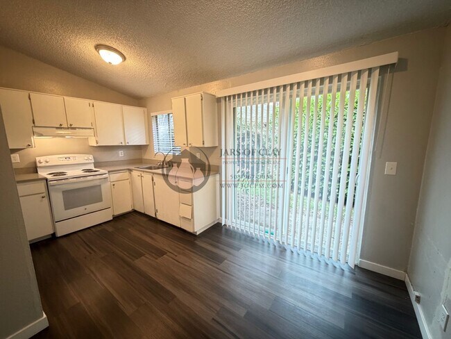 Foto del edificio - Tualatin- 68th.  9 Units #2025-1750