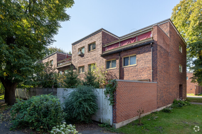 Building Photo - Habitations Place Hillside