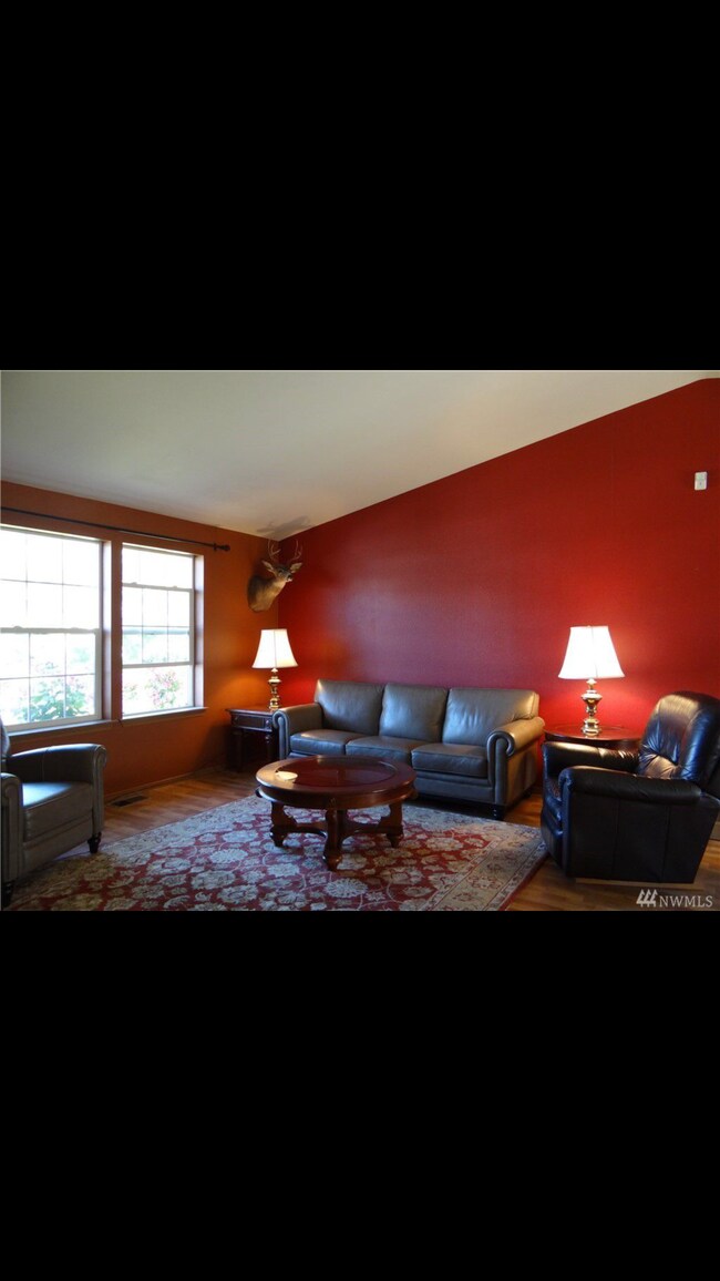 Building Photo - 559 Algona Blvd N