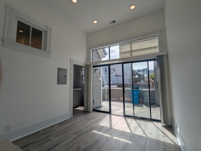 Building Photo - castro 480