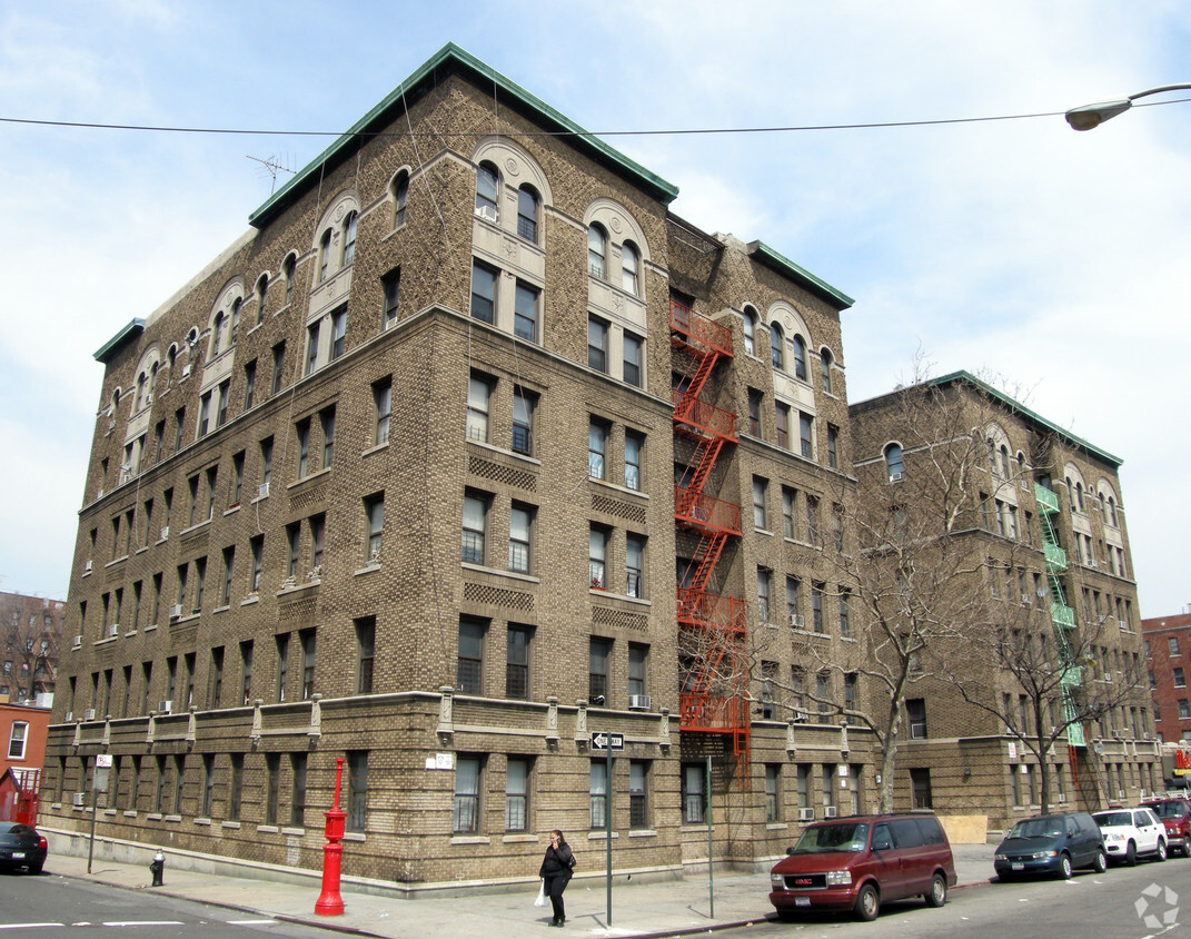 Foto principal - 2825 Grand Concourse