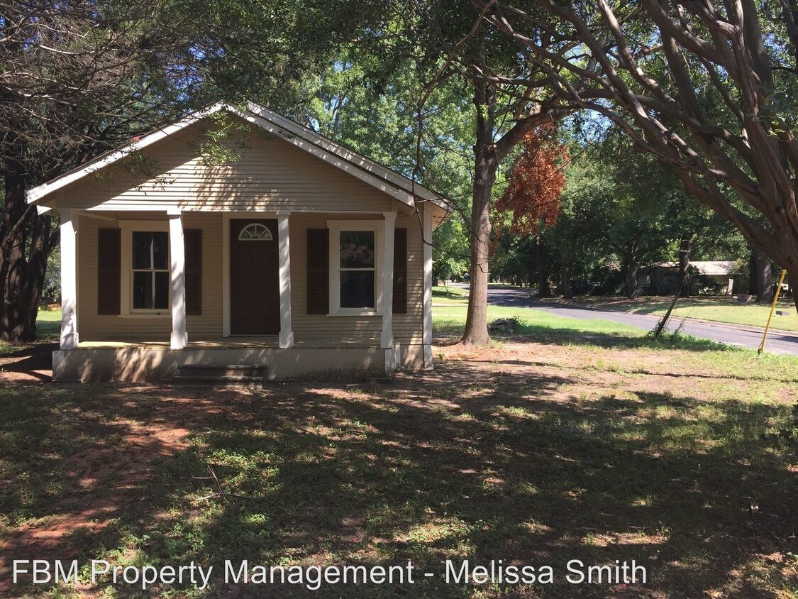 Primary Photo - 2 br, 1 bath House - 1304 Hackberry Ave