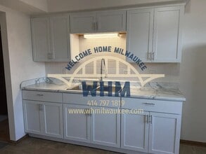 Building Photo - 8526 W Appleton Ave