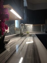 Building Photo - 817 E Jefferson St