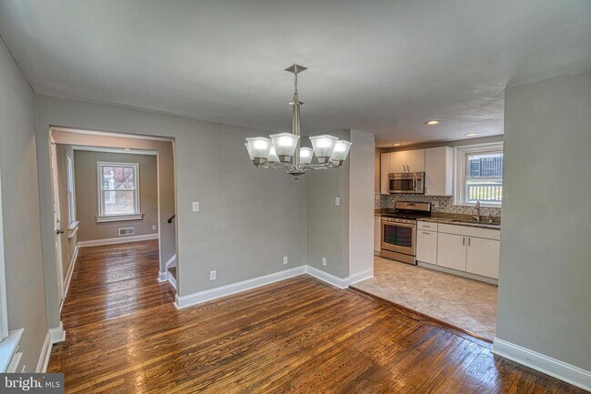 Foto del edificio - 2818 18th St NE