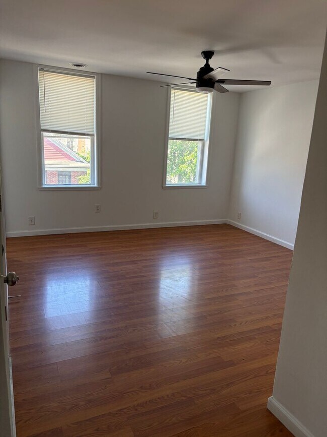 Foto del edificio - 2410 3rd Ave