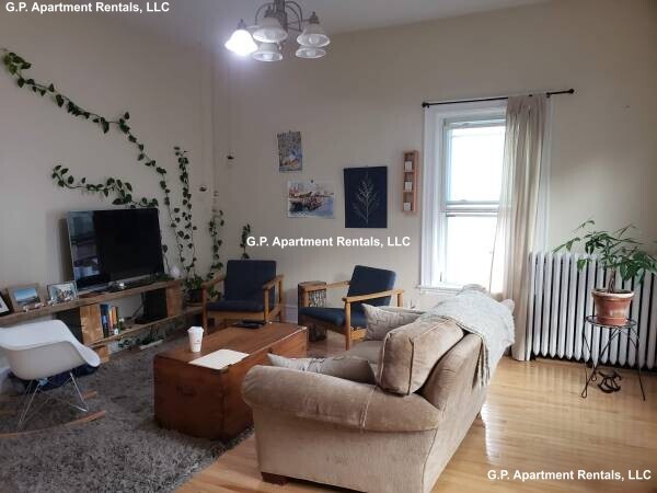 Building Photo - 44 Bellingham Ave