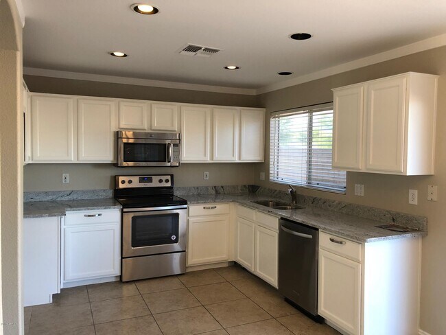 Building Photo - 15310 W Evans Dr
