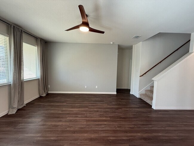 Foto del edificio - 783 Bayberry Ln