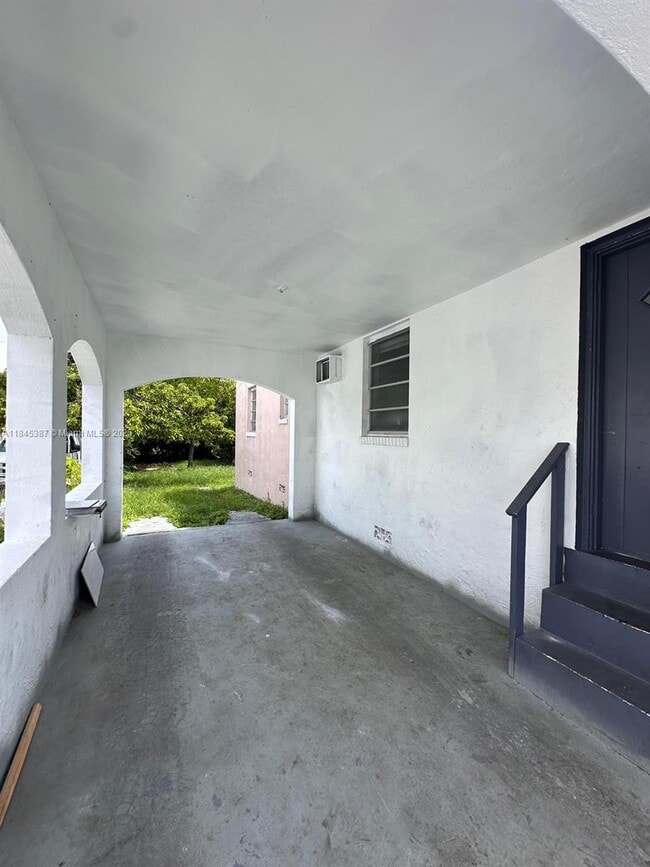 Foto del edificio - 1836 NW 33rd St