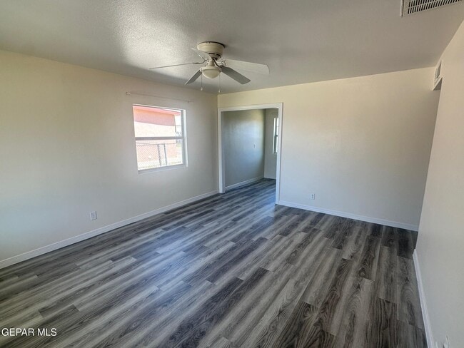 Foto del edificio - 5208 Blue Ridge Dr