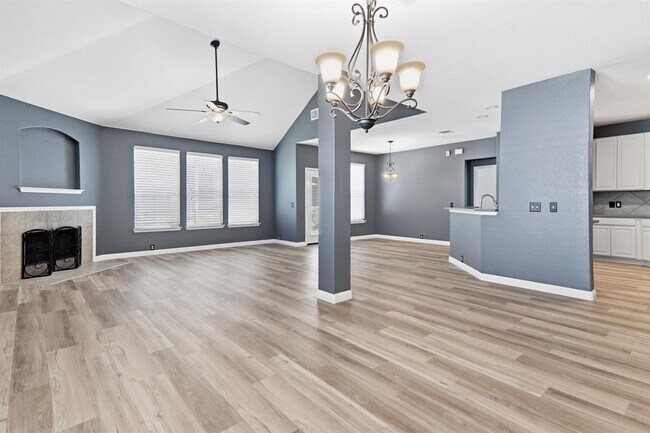 Building Photo - 2157 Paradise Ridge Dr