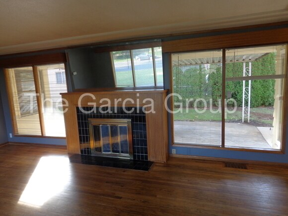 Foto del edificio - 15000 NE Halsey St