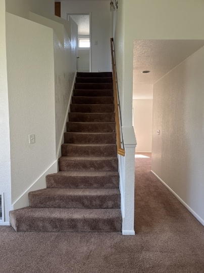 Building Photo - 1640 Oleander Dr