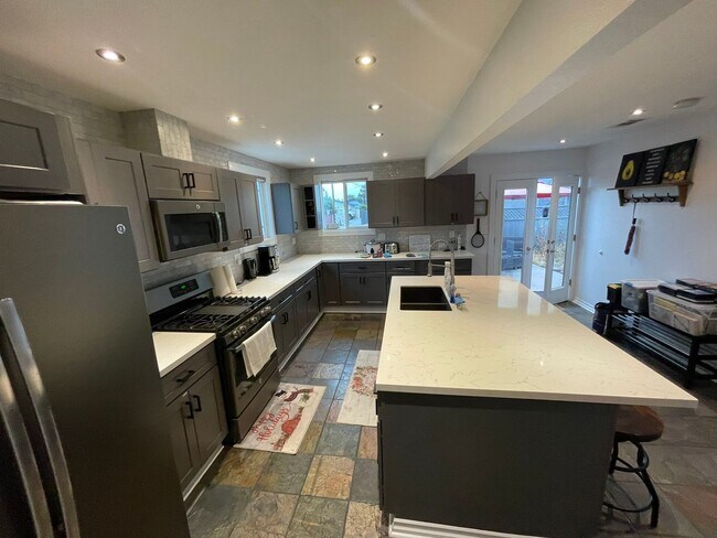 Foto del edificio - Charming 3 bedroom 3.5 bathroom in North Park