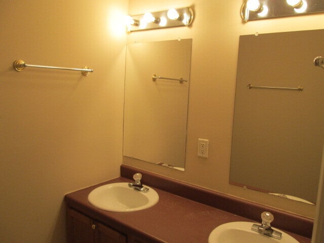 Building Photo - 330 Freeman Dr