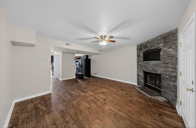 Foto del edificio - 2456 N Brophy Cir
