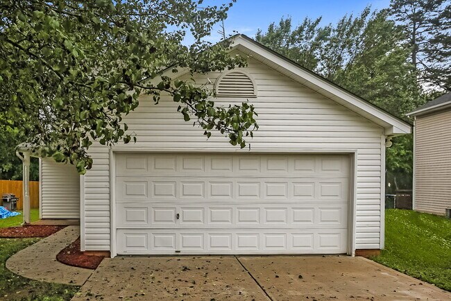 Foto del edificio - 6207 Day Lilly Ln