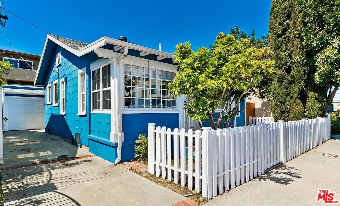 Foto principal - 3819 Goldwyn Terrace