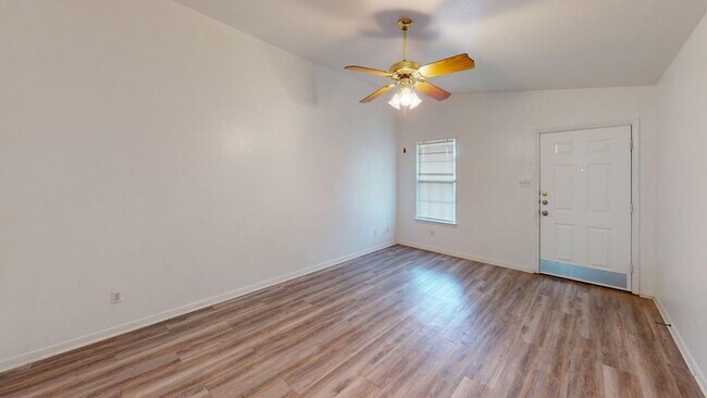 Foto del edificio - 204 W Truman Ave