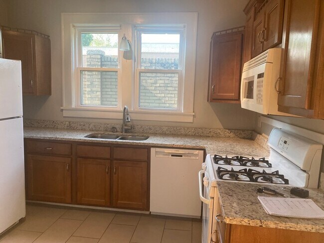 Foto del edificio - 129 S Holmes St