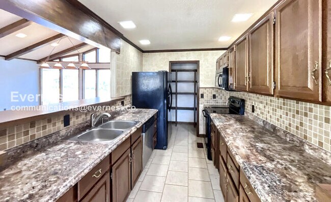 Foto del edificio - 7453 Twinbrook Dr