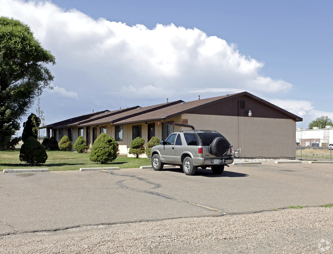 Primary Photo - Columbine West Apartments