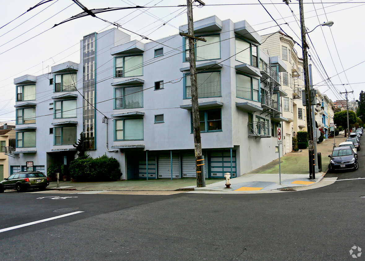Building Photo - 2875 Greenwich St