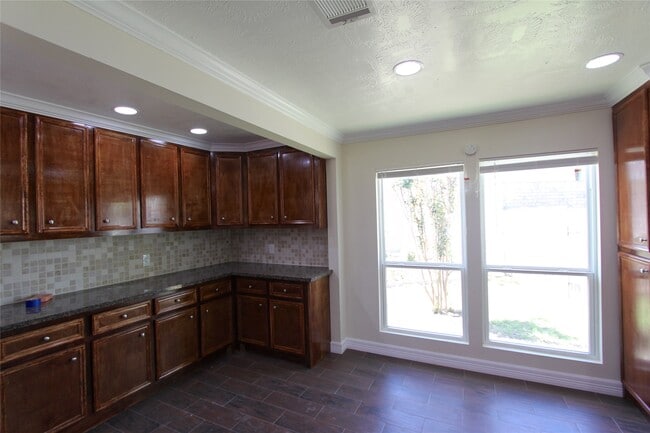 Foto del edificio - 4330 Regency Villa Dr