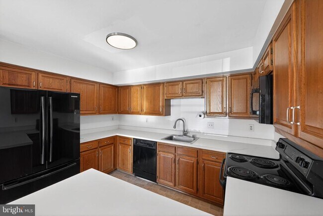 Foto del edificio - 219 Heather Ct