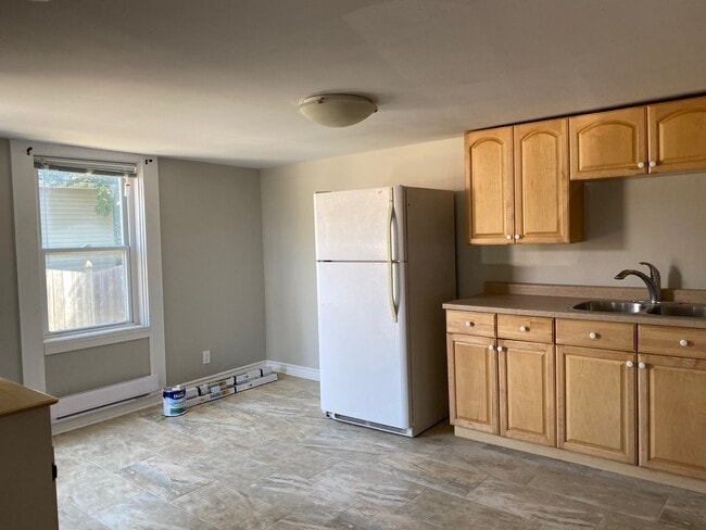 Building Photo - 438 Oak St