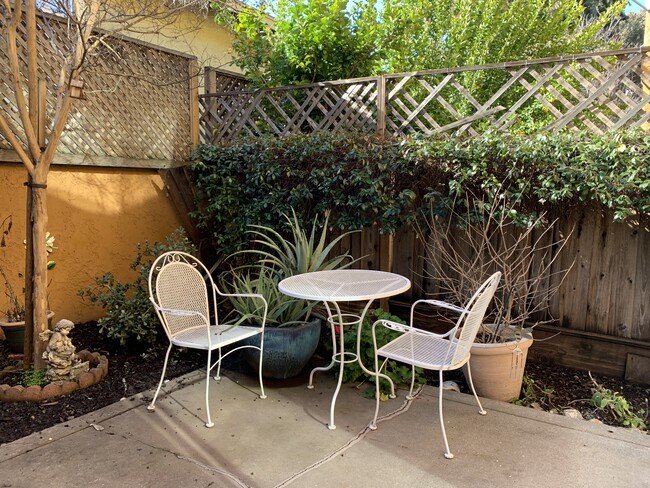 Building Photo - 6151 Camino Verde Dr