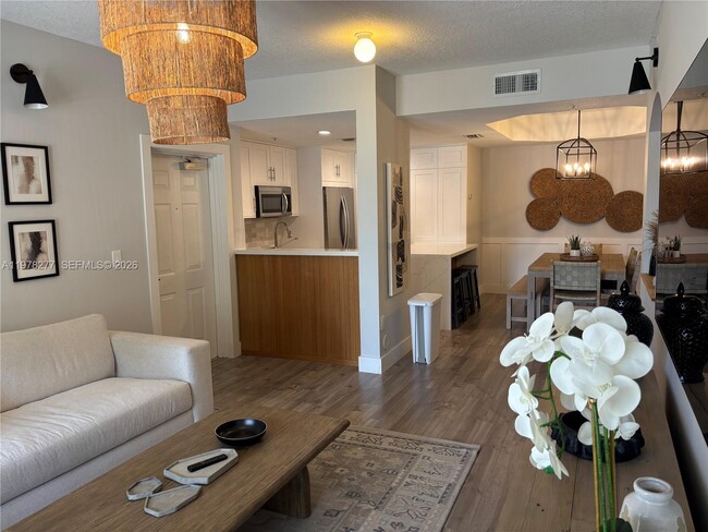 Foto del edificio - 6700 NW 114th Ave