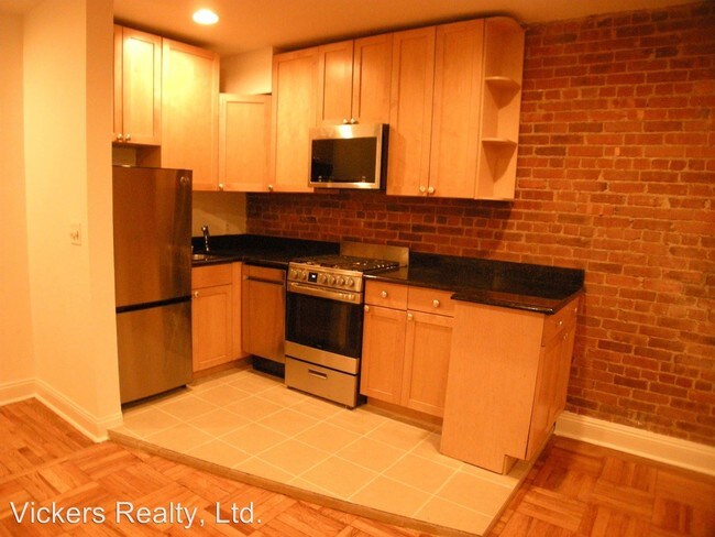 Building Photo - 22 E 93rd St
