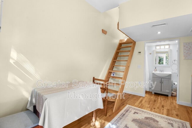 Building Photo - 1206 E 48th St