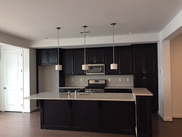 Foto principal - 702 Mayer Place