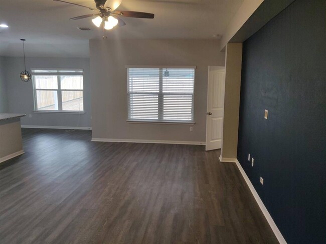 Building Photo - 130 Denton Dr