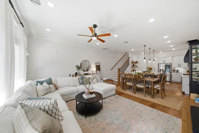 Foto del edificio - 1807 Bingham St