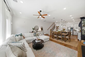 Building Photo - 1807 Bingham St