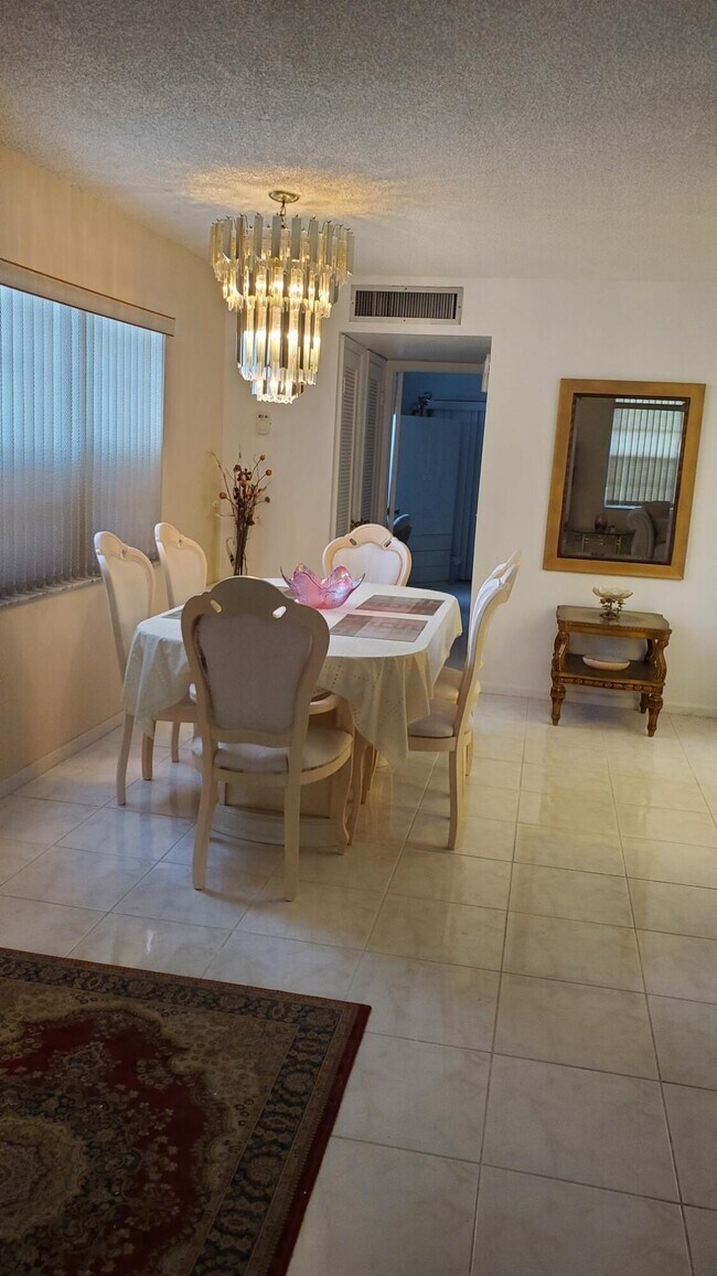 416 Piedmont J, Delray Beach, FL 33484 Condo for Rent in Delray Beach