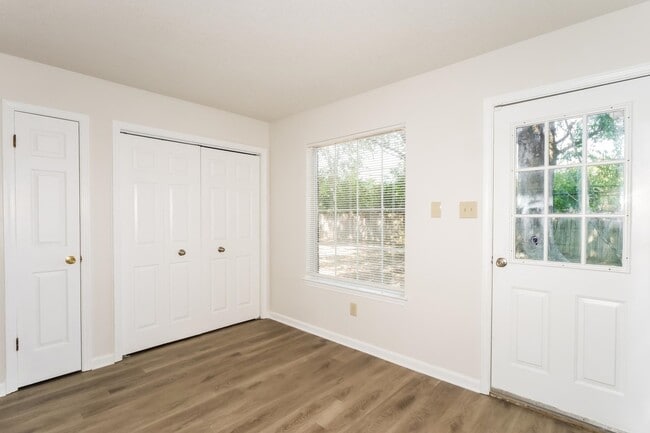 Foto del edificio - 2813 Arbor Lane Cove