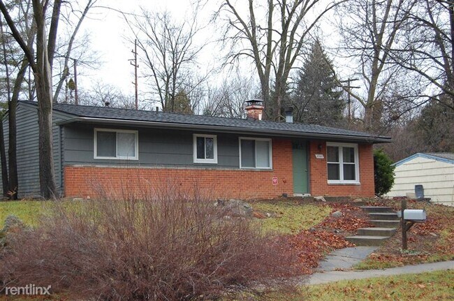 Building Photo - 2745 Canterbury Rd