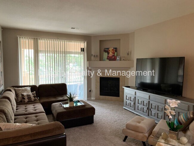 Foto del edificio - 2 Bed/2 Bath, 1183 Sqft - 8496 S Hoyt Way