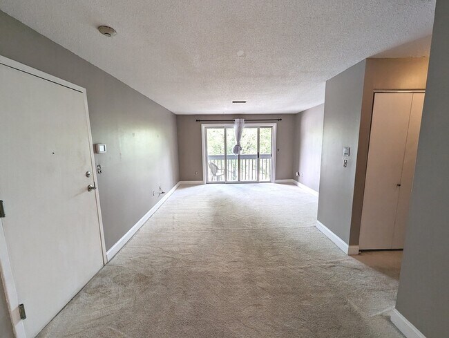Foto del edificio - 809 Franklin Crossing Rd